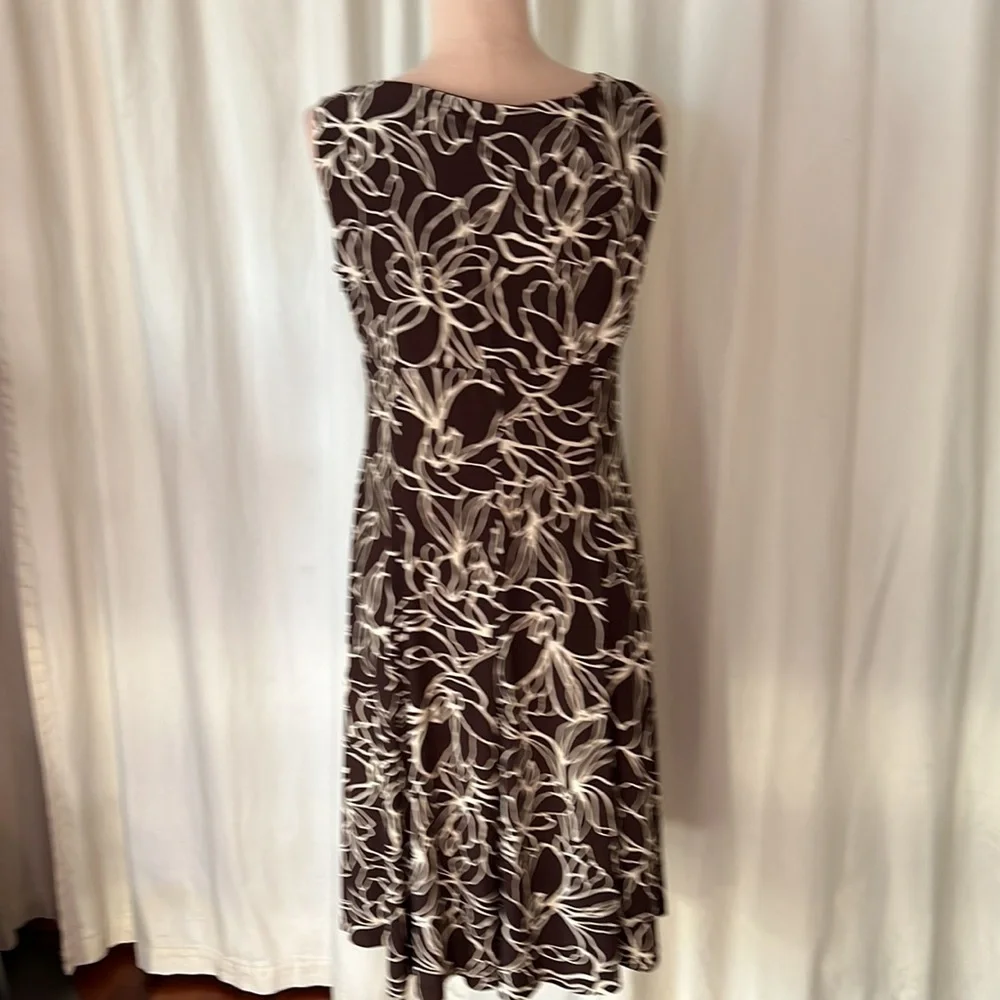 Jones west v neck flare midi dress sleeveless - Picture 4 of 7